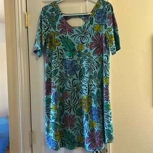 Fresh Produce. Size Medium. Blue with flowers.